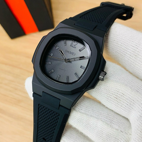 SKMEI Men's Quartz Watch – Original, Black, Silicone Strap, 5ATM Waterproof